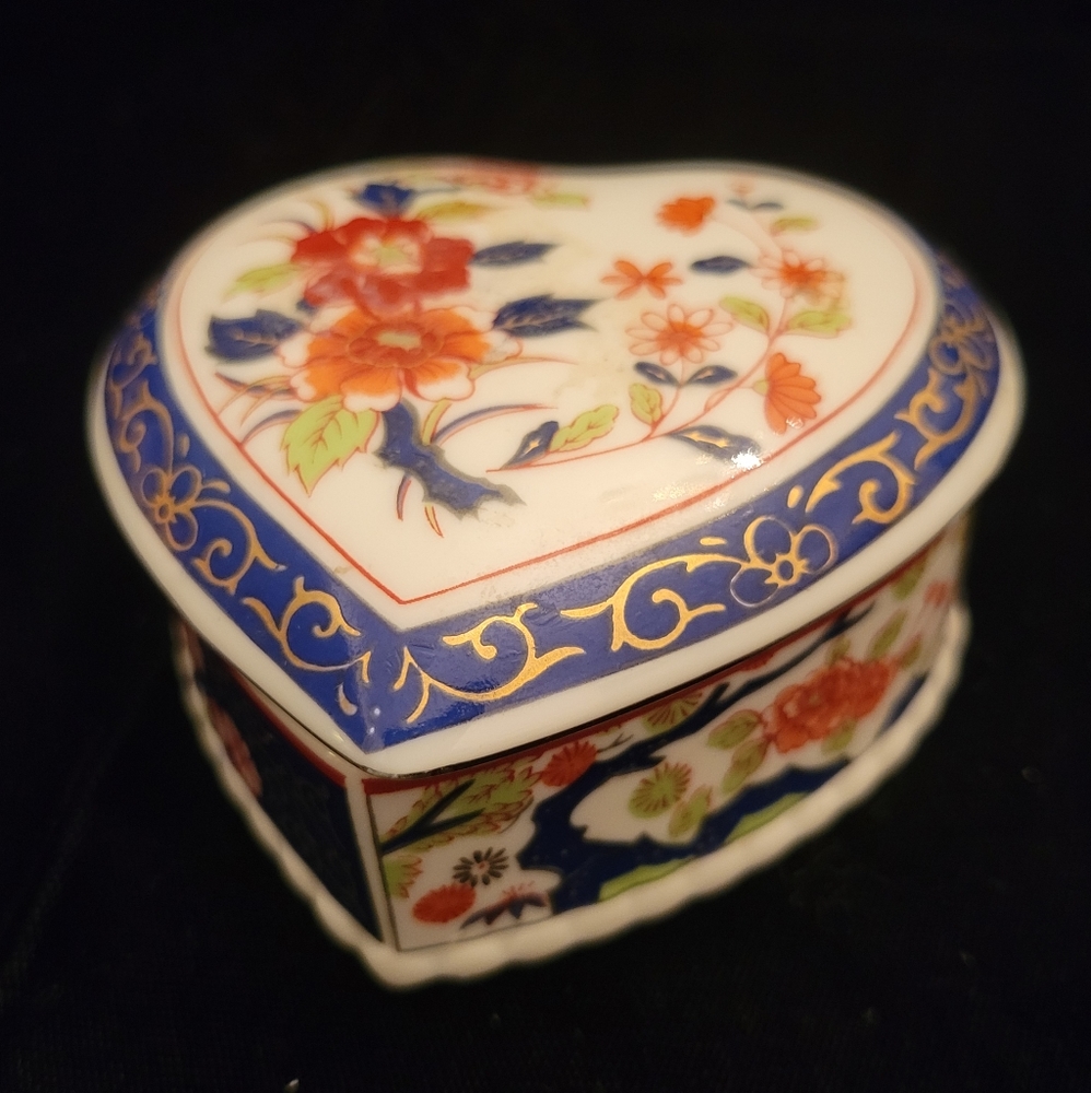 Vintage Knobler Japan Heart Trinket Box Gold Trim Flowers Floral.